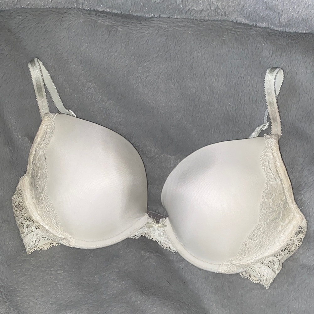 Victoria's Secret White Lace Trim Bra